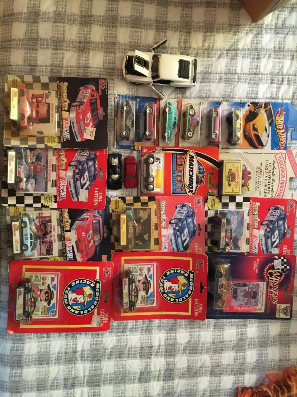 Collection of Diecast Cars ( Matchbox / Nascar / Hot Wheels ) ( Offers Welcome )